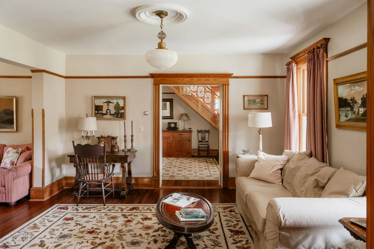 Cozy elegantly decorated living room – housewarming gift inspiration